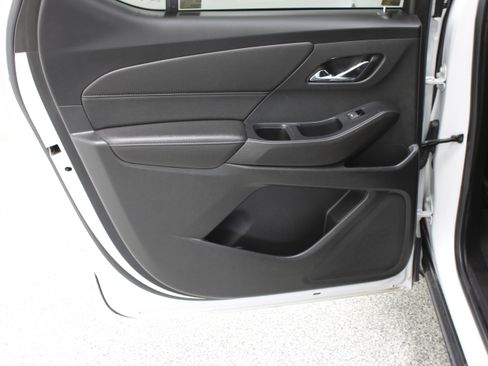 Used 2022 Chevrolet Traverse LT FWD image 27