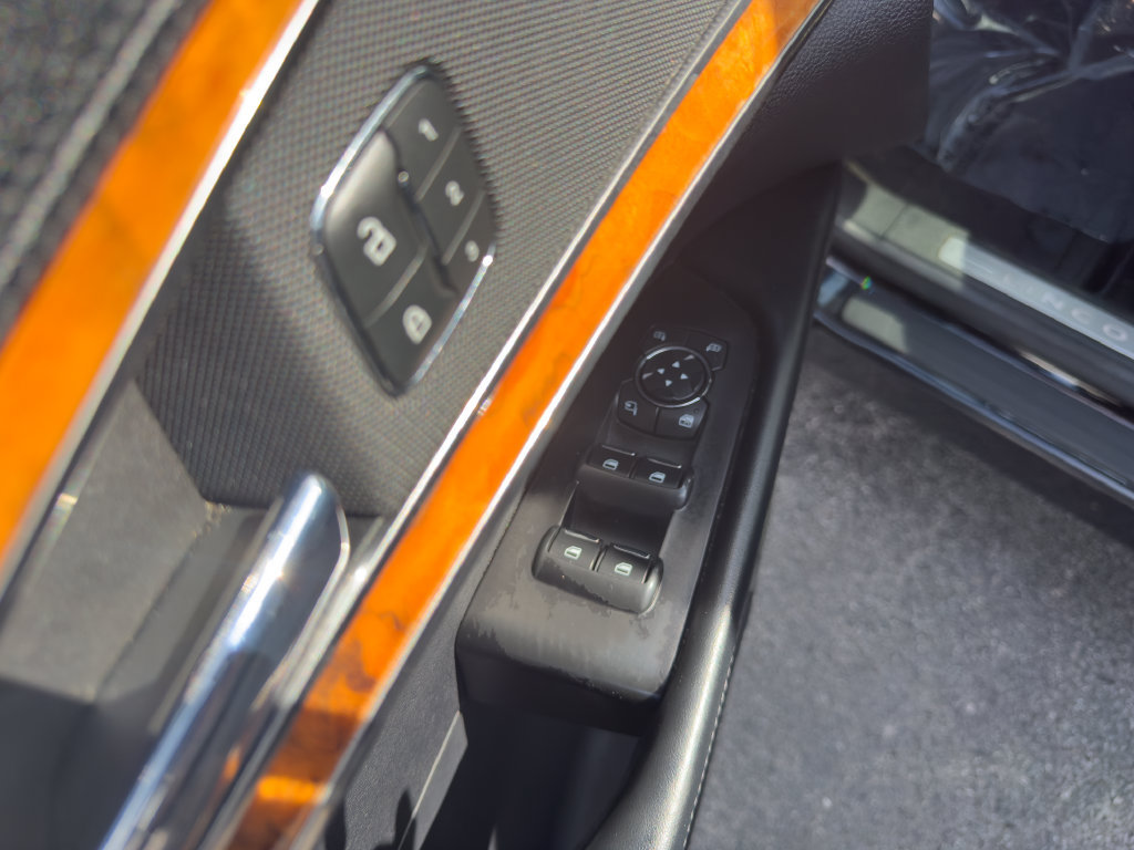 Used 2019 Lincoln Nautilus Reserve AWD/4WD image 23