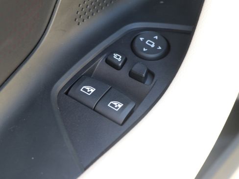 Used 2025 BMW 230i Coupe w/ Convenience Package image 27