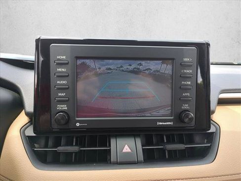 Used 2022 Toyota RAV4 XLE FWD image 13