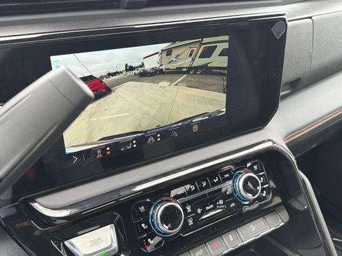 New 2026 GMC Sierra 2500 AT4 w/ AT4 Premium Plus Package AWD/4WD image 21