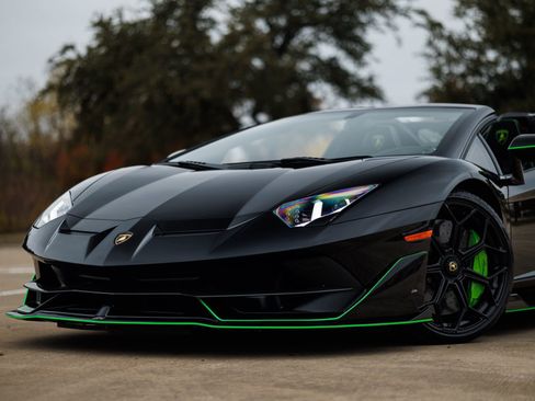 Used 2021 Lamborghini Aventador SVJ image 26