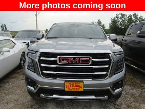 Used 2025 GMC Yukon XL Elevation AWD/4WD image 8