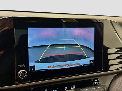 Used 2025 Toyota Camry SE FWD image 23