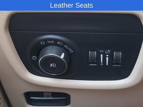 Used 2022 Jeep Grand Cherokee Limited image 13