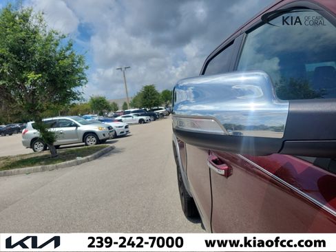 Used 2022 RAM 1500 Laramie AWD/4WD image 8