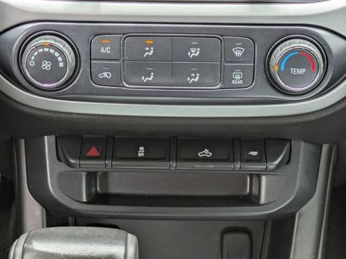 Used 2016 Chevrolet Colorado LT w/ LT Convenience Package RWD image 14