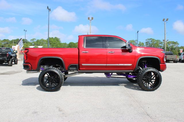 Used 2024 Chevrolet Silverado 2500 High Country w/ Technology Package AWD/4WD image 13