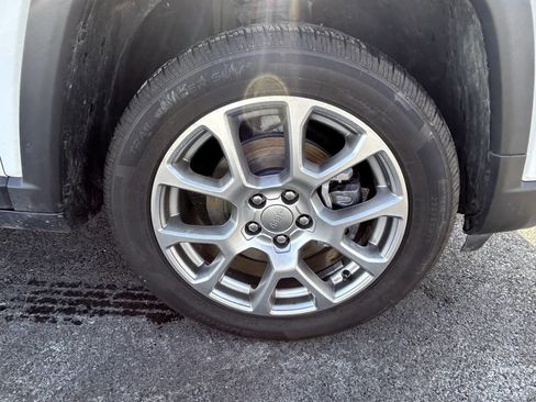 Used 2022 Jeep Compass Latitude image 23