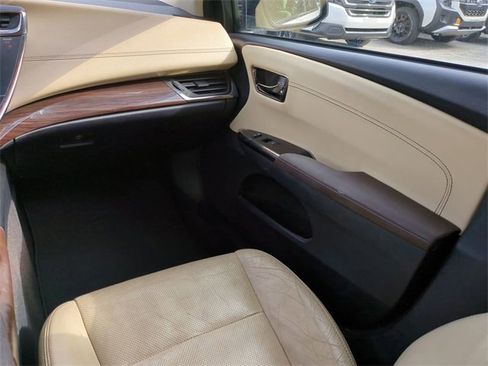 Used 2014 Toyota Avalon Limited image 16