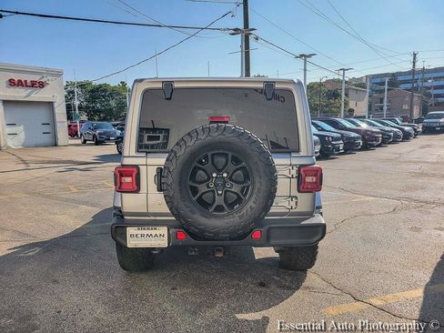 Certified 2019 Jeep Wrangler Unlimited Sahara w/ Quick Order Package 24M Moab AWD/4WD image 13