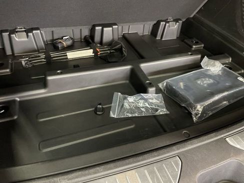 Used 2025 Chevrolet Suburban Z71 AWD/4WD image 26