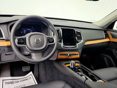 Used 2025 Volvo XC90 T8 Plus AWD/4WD image 13