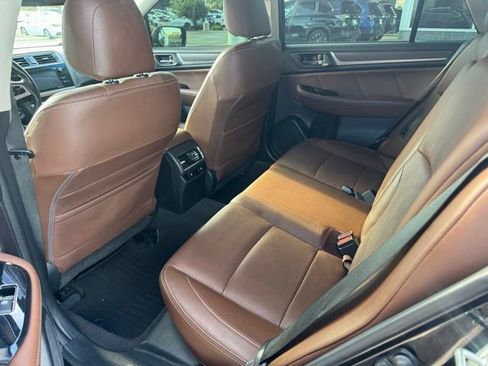 Used 2017 Subaru Outback 3.6R Touring AWD/4WD image 6