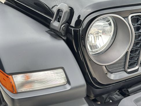 Used 2024 Jeep Wrangler Sport AWD/4WD image 9