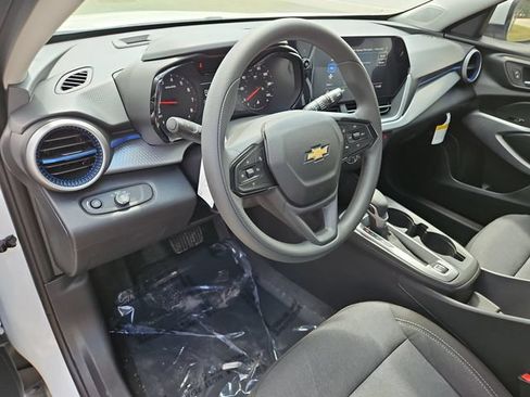 New 2026 Chevrolet Trax LS w/ LS Convenience Package FWD image 11