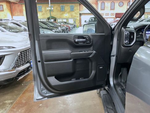 Certified 2022 GMC Sierra 1500 AT4 w/ AT4 Premium Package image 10