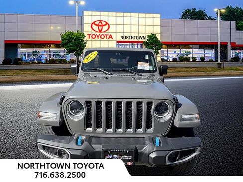 Used 2023 Jeep Wrangler Unlimited Sahara w/ Cold Weather Group AWD/4WD image 3