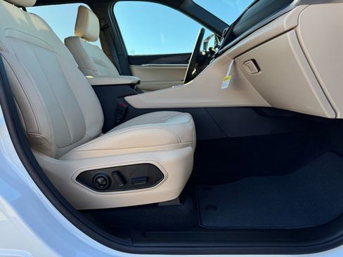 New 2026 Jeep Grand Cherokee Limited image 23