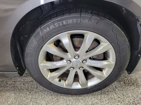 Used 2015 Chrysler 300 Limited w/ Driver Convenience Group image 22