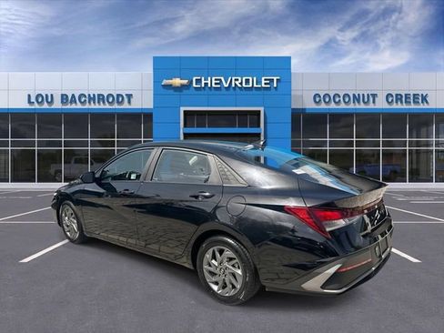Used 2024 Hyundai Elantra SEL FWD image 6