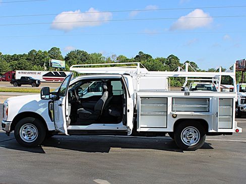 Used 2024 Ford F350 XL w/ XL Chrome Package RWD image 7