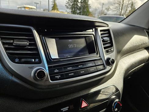Used 2017 Hyundai Tucson SE AWD/4WD image 21