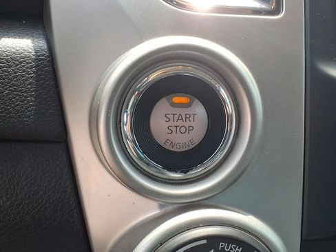 Used 2020 Nissan Titan SV w/ SV Convenience Package AWD/4WD image 11