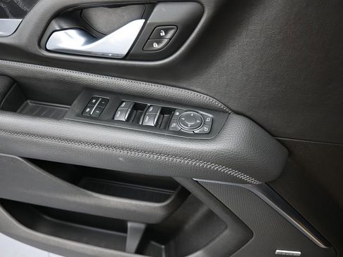 Used 2021 GMC Yukon XL Denali w/ Denali Premium Package image 30