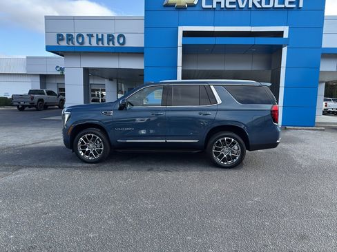 New 2026 GMC Yukon Elevation image 2