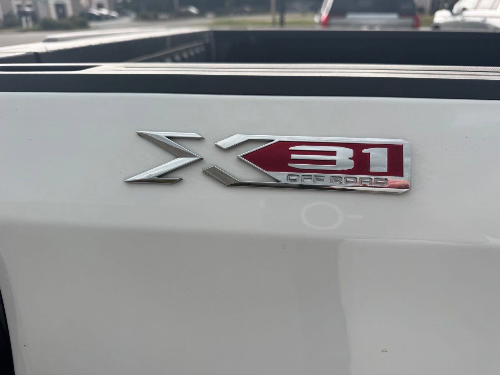 Certified 2023 GMC Sierra 1500 SLT w/ SLT Premium Package AWD/4WD image 13