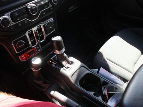 Used 2020 Jeep Gladiator Rubicon image 8