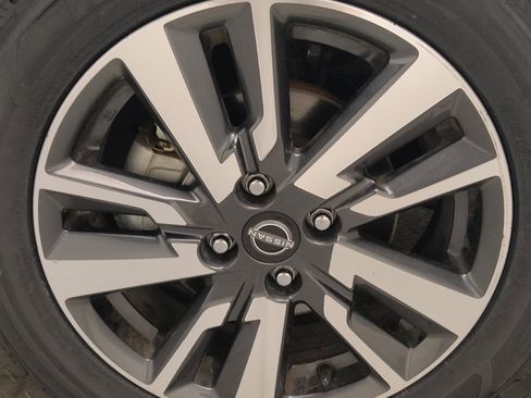 Used 2024 Nissan Versa S w/ S Plus Package FWD image 31