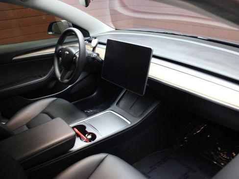 Used 2023 Tesla Model 3 Standard Range image 29