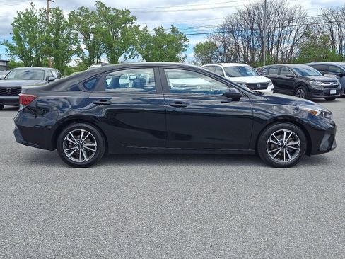Used 2023 Kia Forte LXS FWD image 7