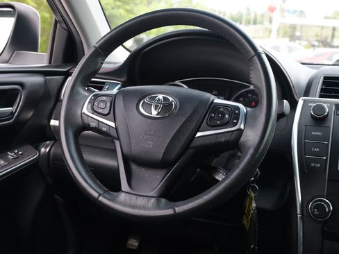 Used 2017 Toyota Camry SE FWD image 8