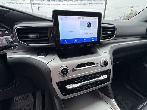Used 2022 Ford Explorer XLT w/ Equipment Group 202A image 28