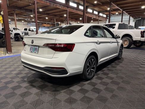 Used 2022 Volkswagen Jetta S FWD image 5