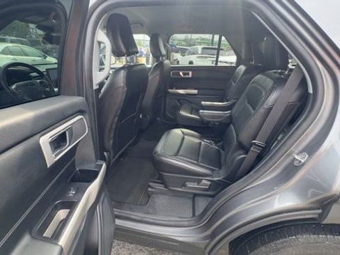 Certified 2022 Ford Explorer XLT w/ Equipment Group 202A image 20
