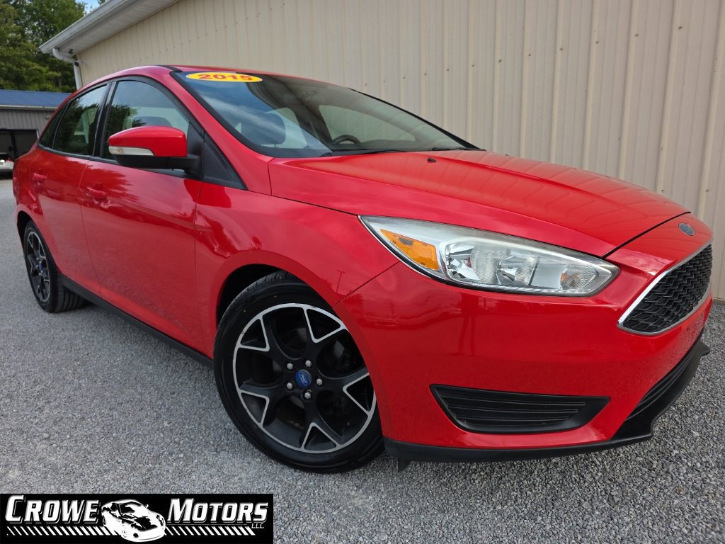 Used 2015 Ford Focus SE FWD image 1