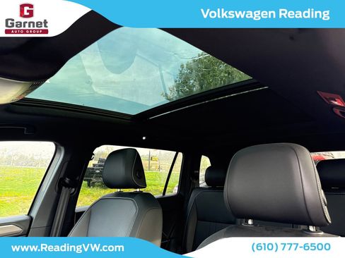 Used 2023 Volkswagen Tiguan SE R-Line image 14
