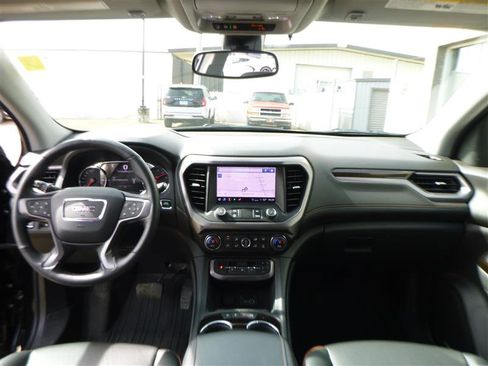 Used 2022 GMC Acadia AT4 w/ Technology Package AWD/4WD image 11
