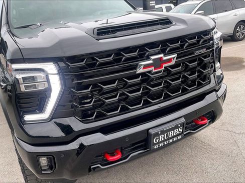 Used 2025 Chevrolet Silverado 2500 ZR2 w/ LPO, Dark Essentials Package AWD/4WD image 35