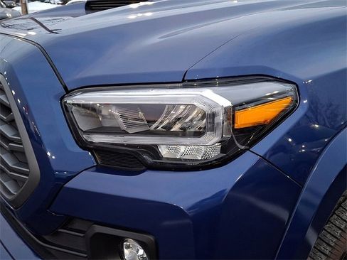 Certified 2023 Toyota Tacoma TRD Sport image 9