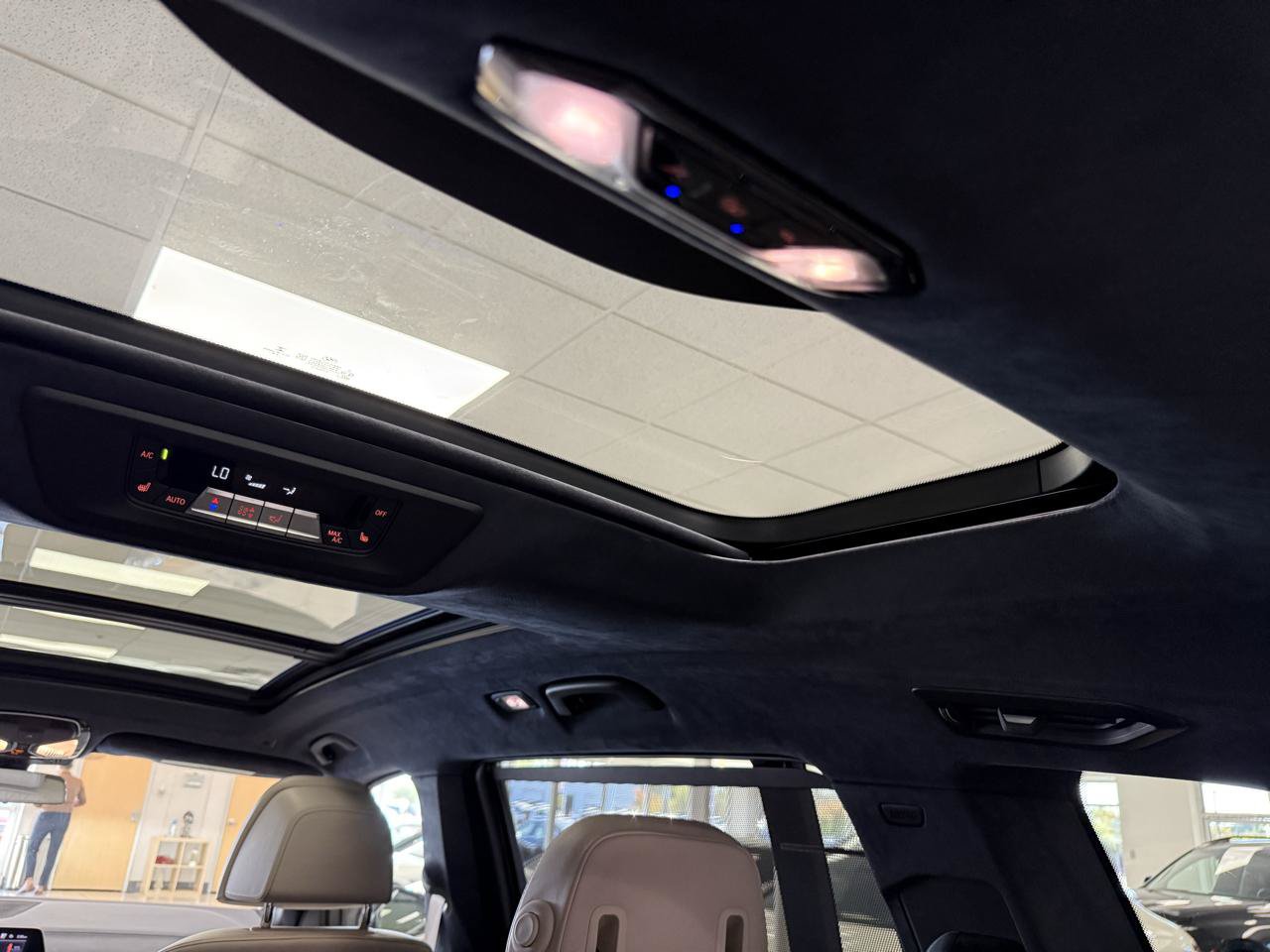 Used 2019 BMW X7 xDrive50i w/ Executive Package AWD/4WD image 33