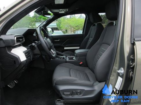 Used 2024 Toyota Tacoma TRD Sport w/ TRD Sport Upgrade Package image 23