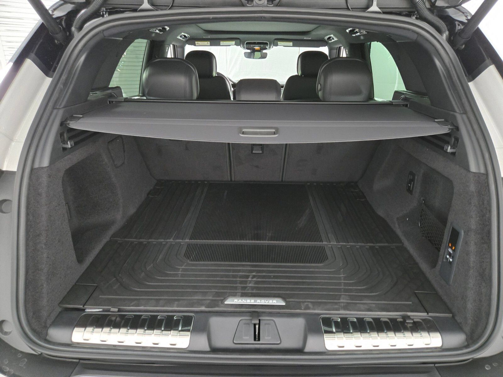 New 2026 Land Rover Range Rover Sport Dynamic SE AWD/4WD image 15