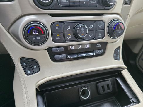 Used 2018 GMC Yukon Denali w/ Denali Ultimate Package AWD/4WD image 15