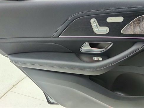 Used 2024 Mercedes-Benz GLS 450 4MATIC image 35