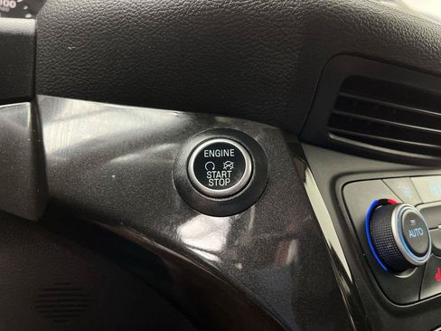 Used 2019 Ford Escape Titanium w/ U9j03 - Titanium Tow Package AWD/4WD image 21